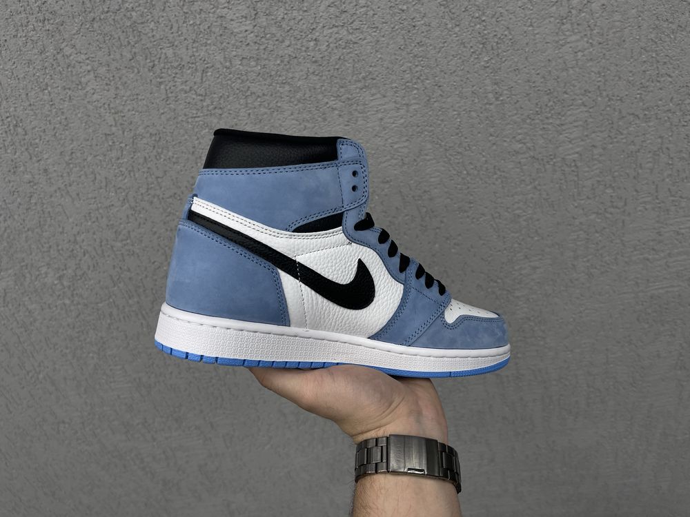 Air Jordan 1 Retro High OG "University Blue"