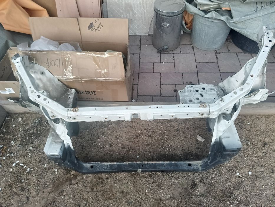 Телевизор на тойоту эстима 2005г