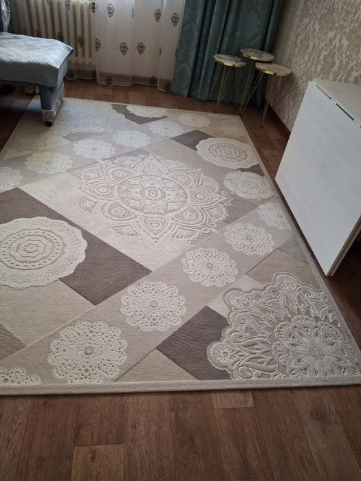 Продам  ковёр 2×3