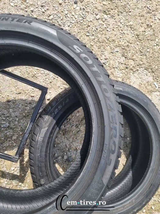 SET 2 Anvelope Iarna 225/45 R18 PIRELLI Sottozero 3 95H - Runflat