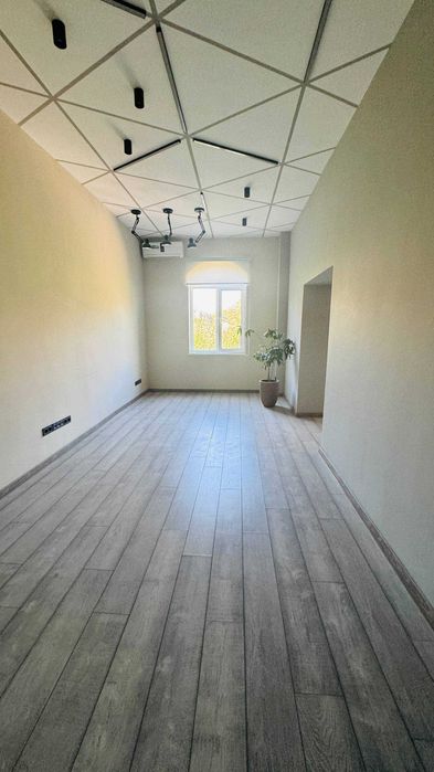 Аренда коммерческого помещения в отдельно стоящее здание 1125м2 Бобура