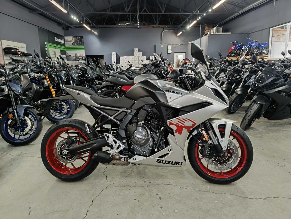 Suzuki GSX-8R M5 2025 nou prin Suzuki Constanta