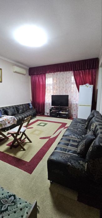 Продается квартира 3 комнатная 2 этажка 1 этаж в центре