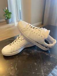 Pantofi sport Adidas din piele alba in interior / exterior, marimea 45