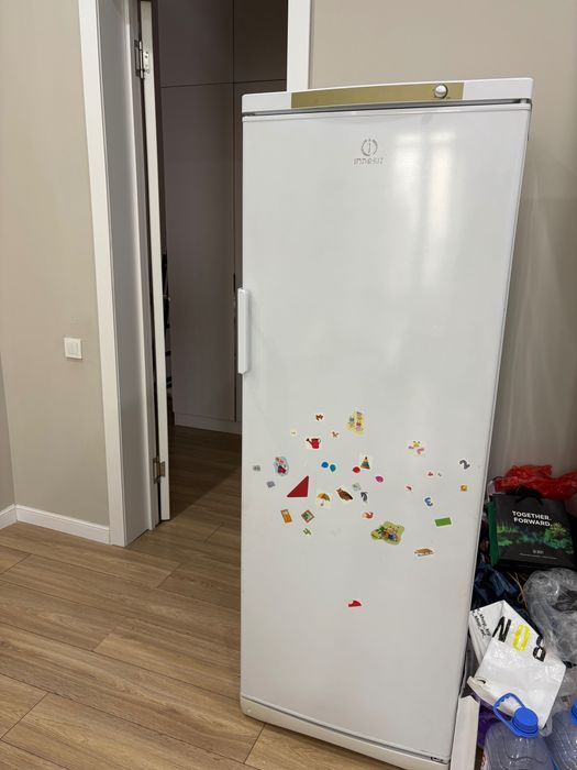 Продаю холодильник