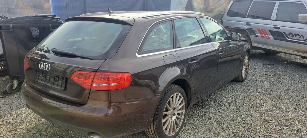 Usi usa Audi A4 B8 break cod LZ8W