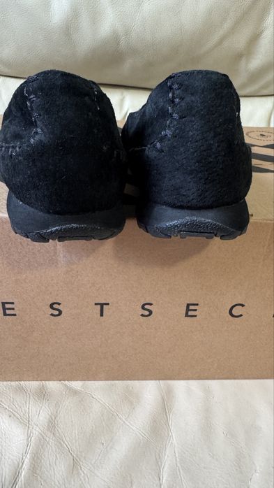 Skechers - дамски велурени лоуфъри