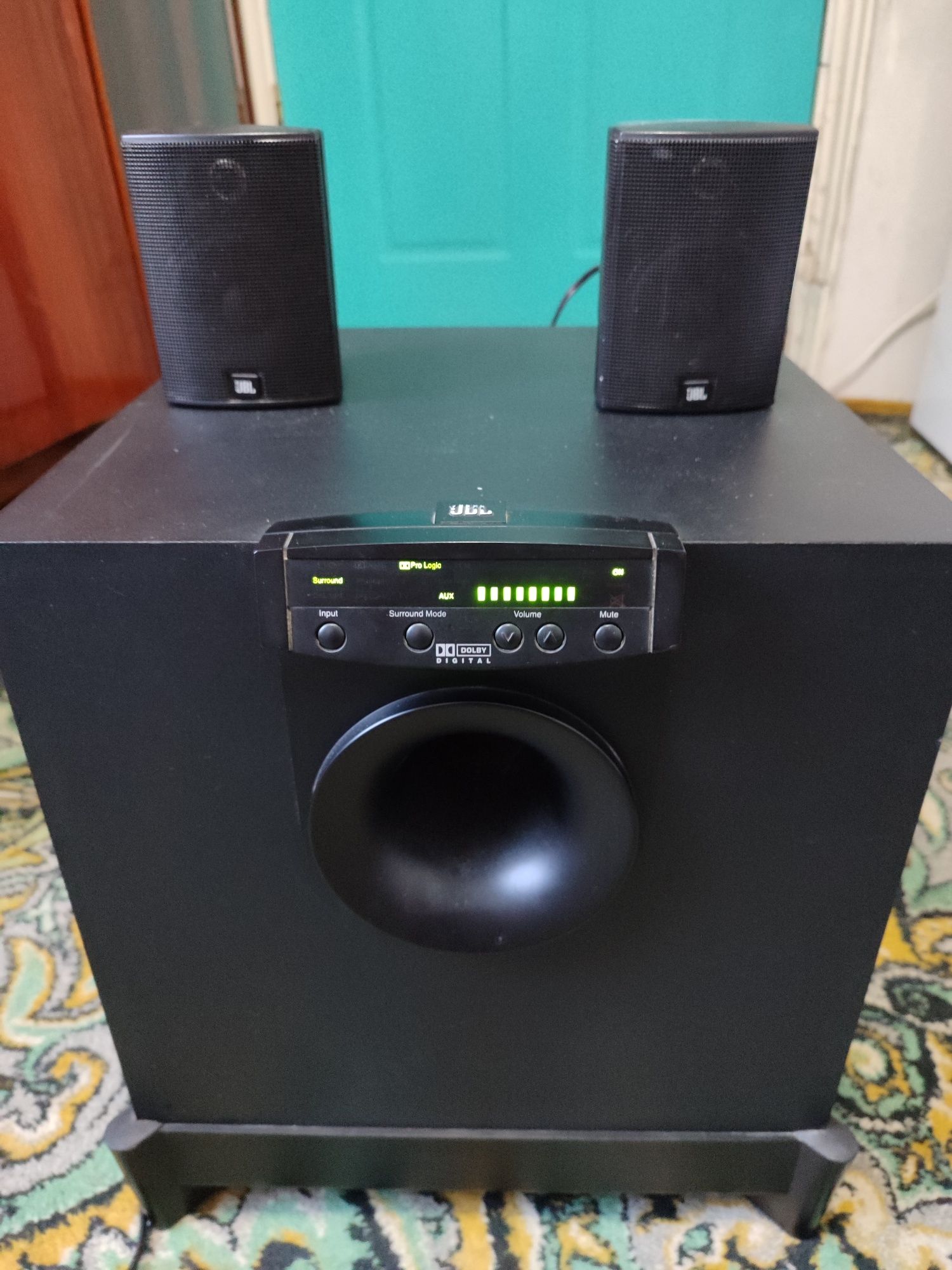 Продам акустику систему  JBL