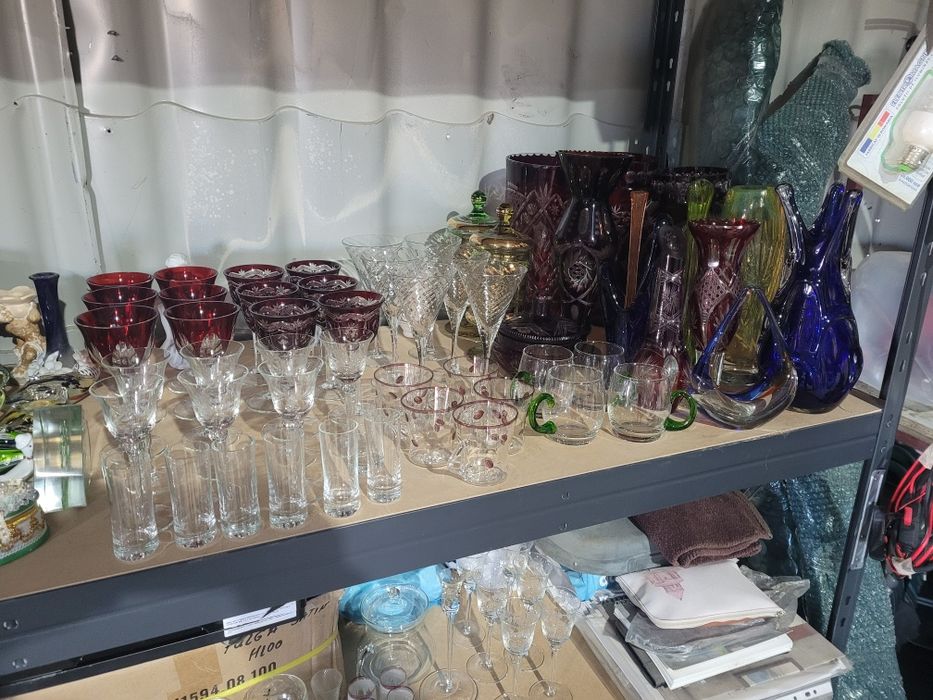 Vand seturi pahare,vaze etc. Cristal Rubin