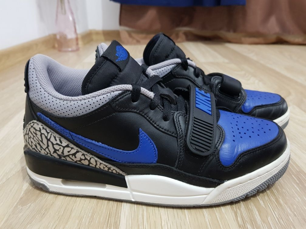 Adidasi Air Jordan mărimea 40 nike force boost