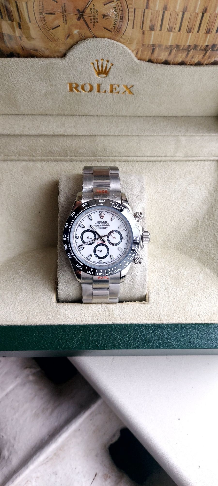 Срочно продам часы Rolex Daytona премиального качество!