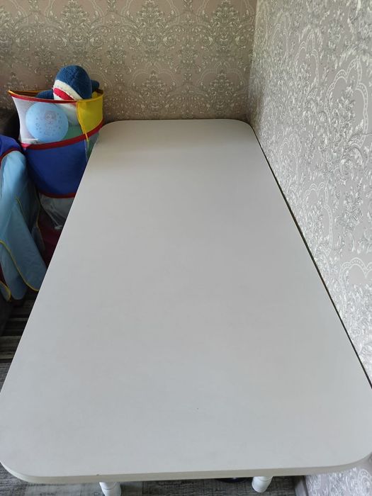 Стол в хорошим состоянии