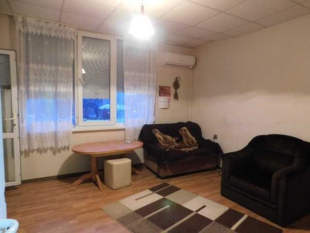 Дава се под наем Двустаен апартамент в Търговище, Център - 60 кв.м за 178.5 € - Снимка #1