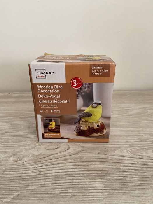 Пеещо птиче на батерии