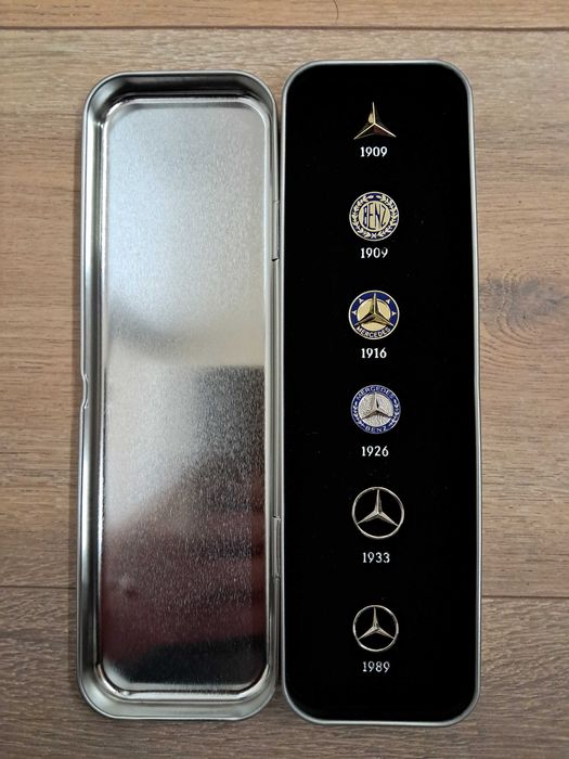 Оригинален комплект от 6 значки на Mercedes
