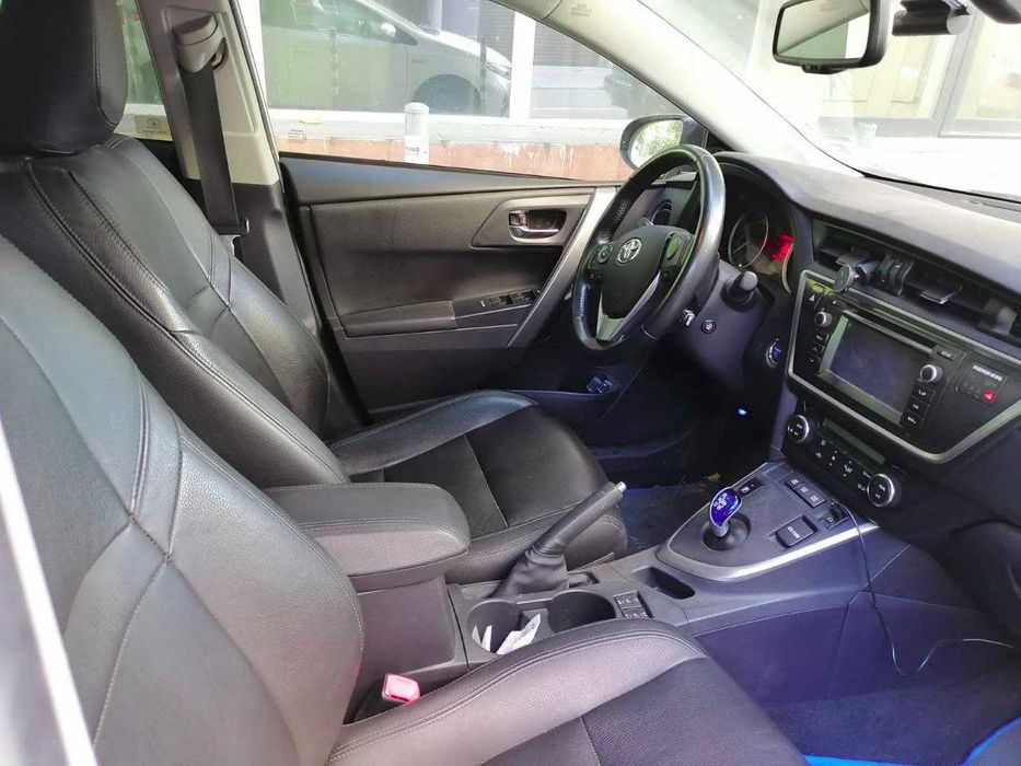 Toyota Auris 2013 Hybrid Panorama Exclusive