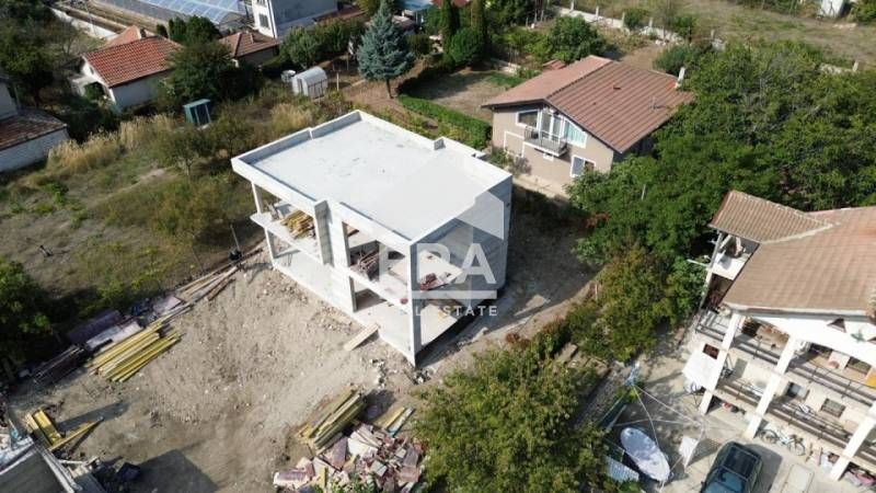 Двуетажна новострояща се къща за продажба, в м-т Манастирски рид, Варн