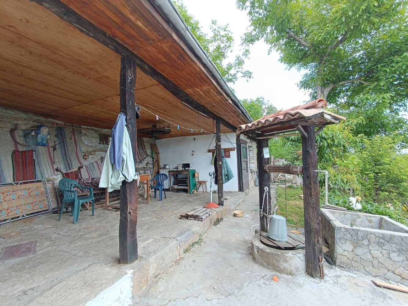 Двуетажна къща в село Гоздейка