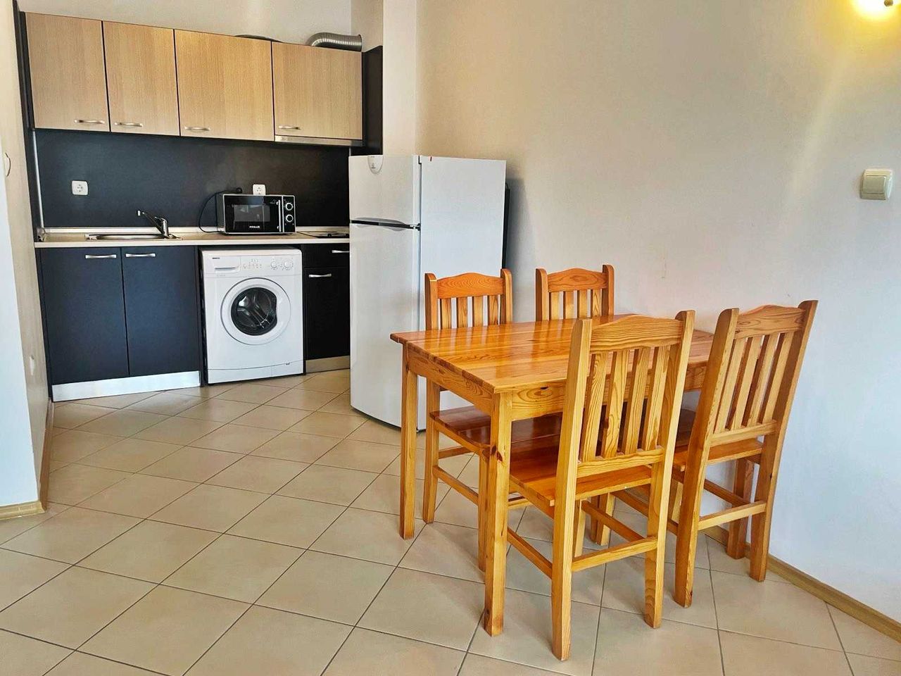 Продава се Двустаен апартамент в к.к. Слънчев бряг - 72 кв.м за 967 €/кв.м - Снимка #4