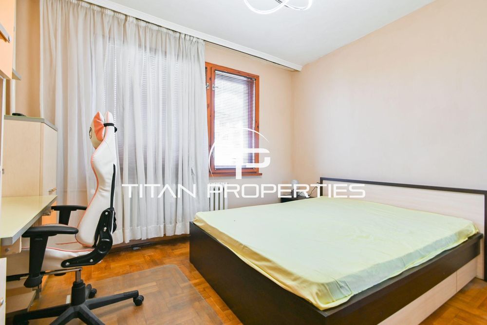 За продажба 3-стаен в кв. Красно село