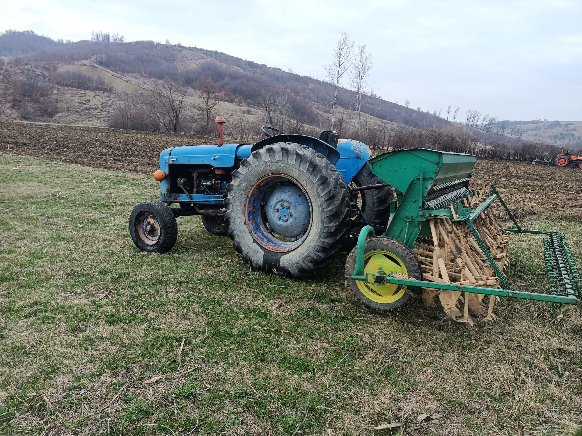 Vând semănătoare păioase 3 m