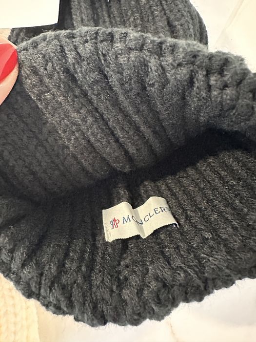 Дамска димна шапка с пух Moncler