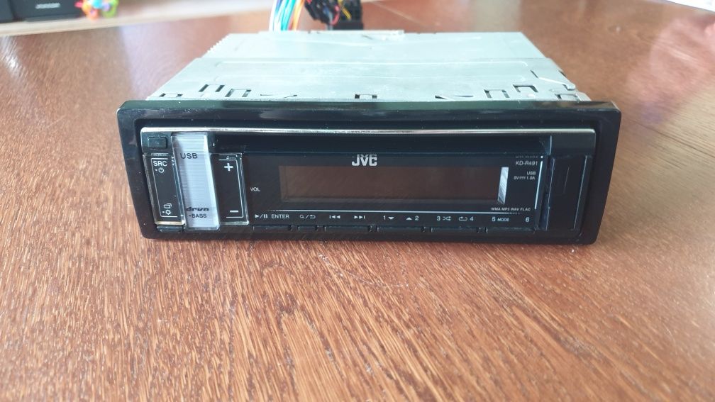Авто плеър радио музика за кола JVC CD MP-3 USB AUX