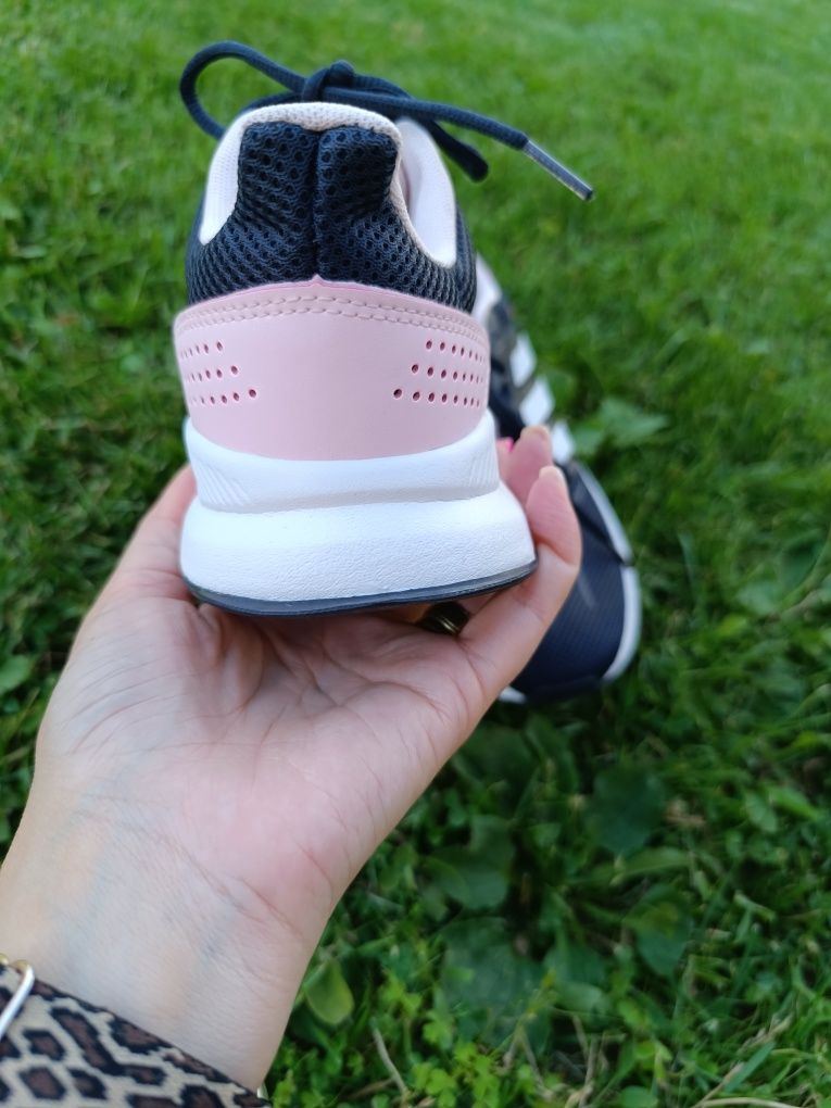 Маратонки Adidas 40 2/3 номер
