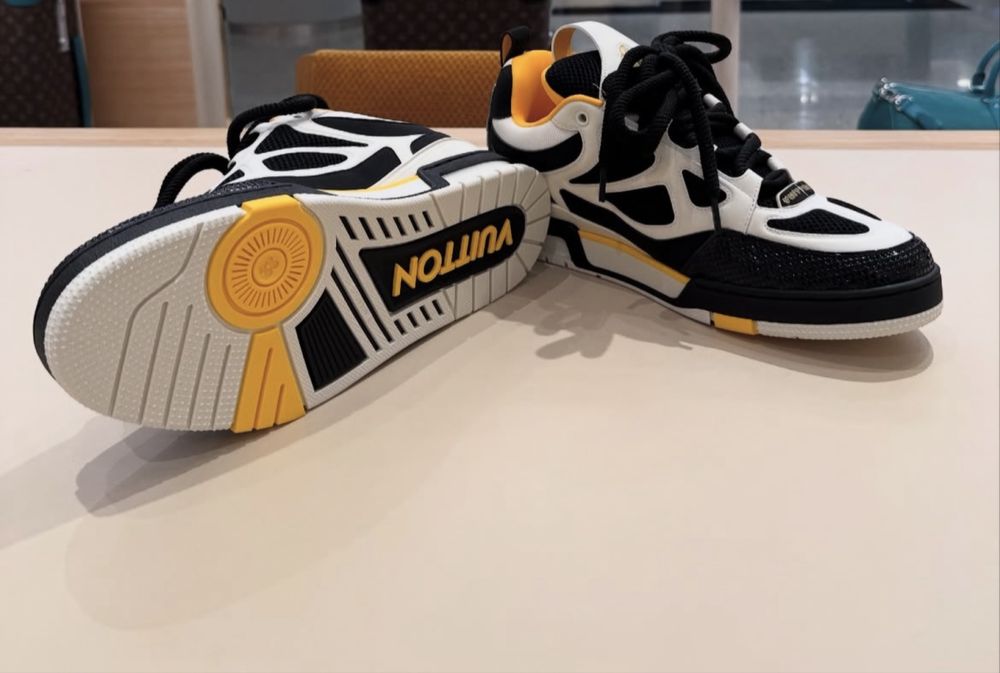 Vand adidasi Louis Vuitton LV Skate.