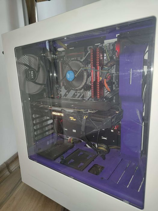 Геймърски компютър i5 / GTX 1060 6GB + 2 Samsung монитора