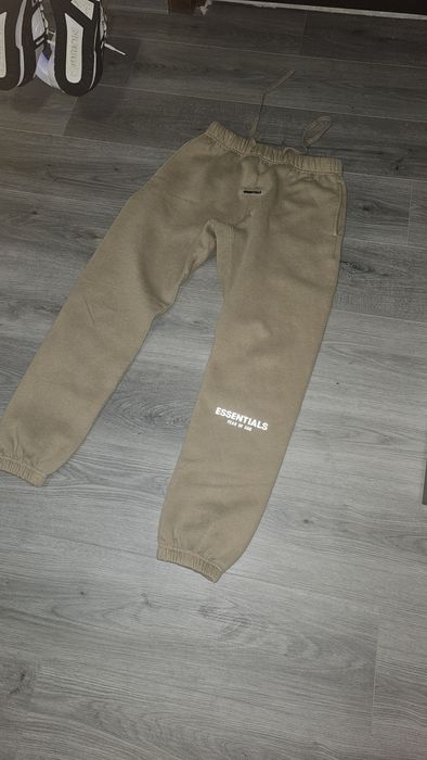 Pantaloni essentials