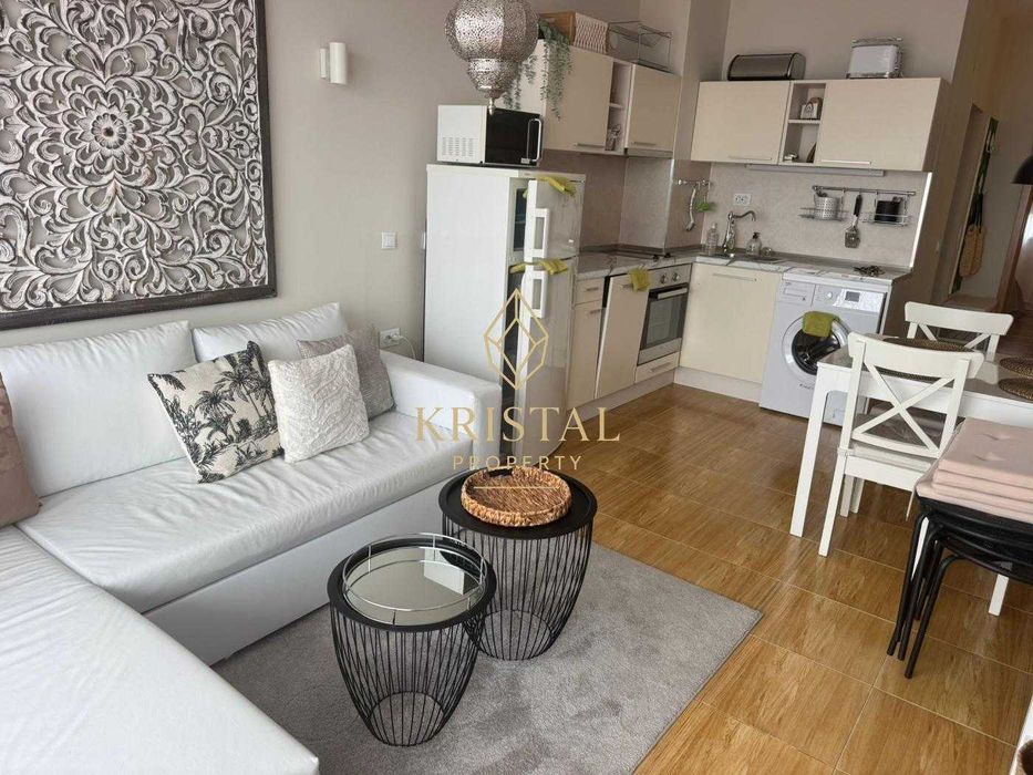 Продава се Тристаен апартамент в Свети Влас - 85 кв.м за 1683 €/кв.м - Снимка #2