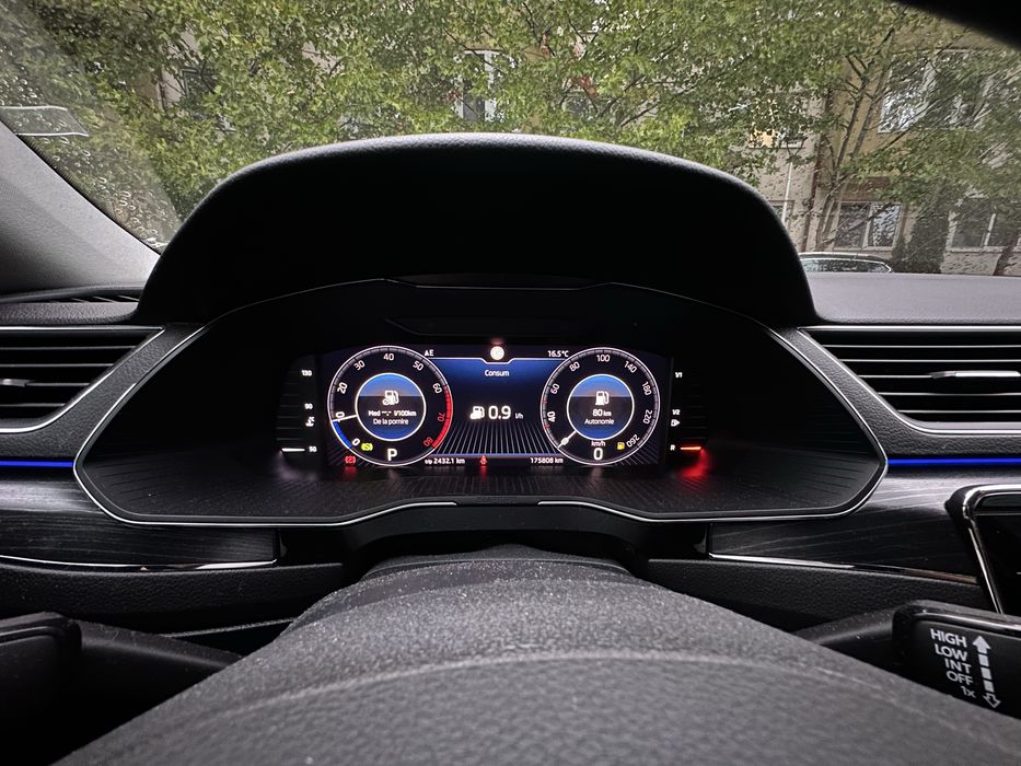 Skoda Superb 1.5 TSI DSG 7 - an fabricatie 2020 pachet Ambition plus