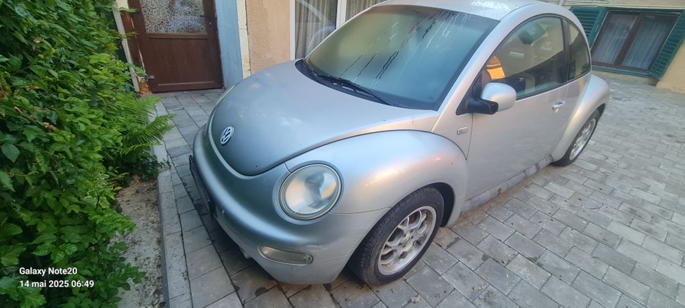 Vând beetle 2001