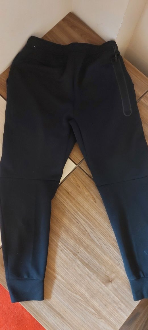 Pantaloni Nike Tech Fleece black