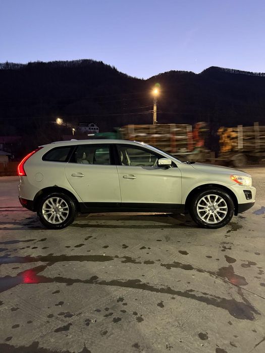Vând Volvo XC 60 2010 4x4 awd