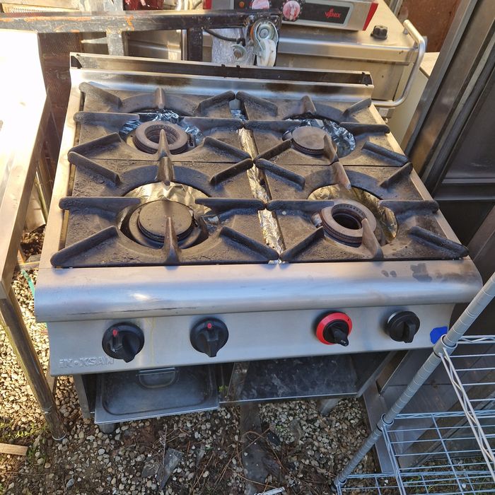 Mașina gătit 4 ochiuri pe gaz sau curent, de.banc sau cu banc