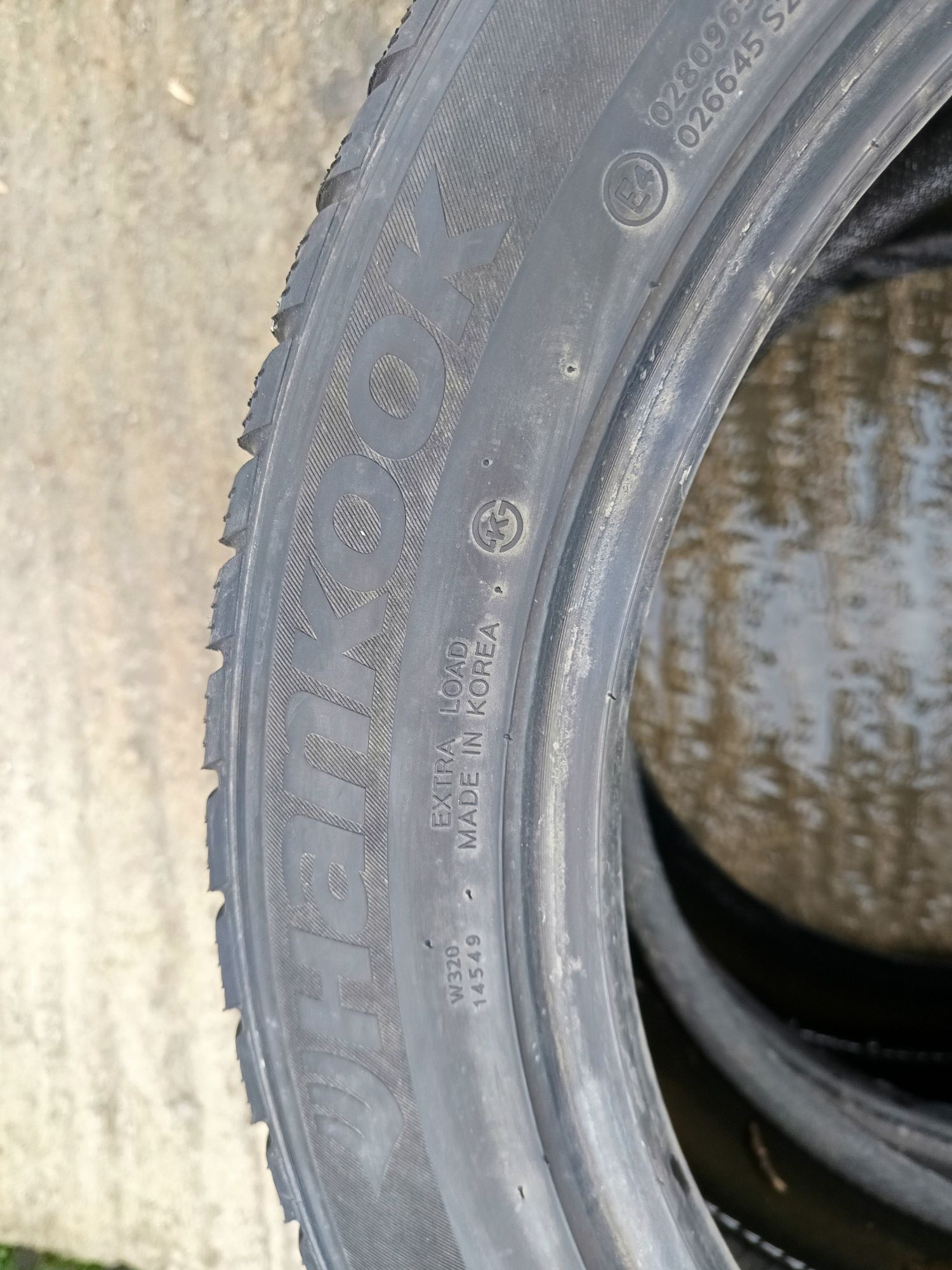 245 45 R 18 Hankook Дот 3517