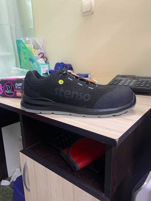 Нови работни обувки