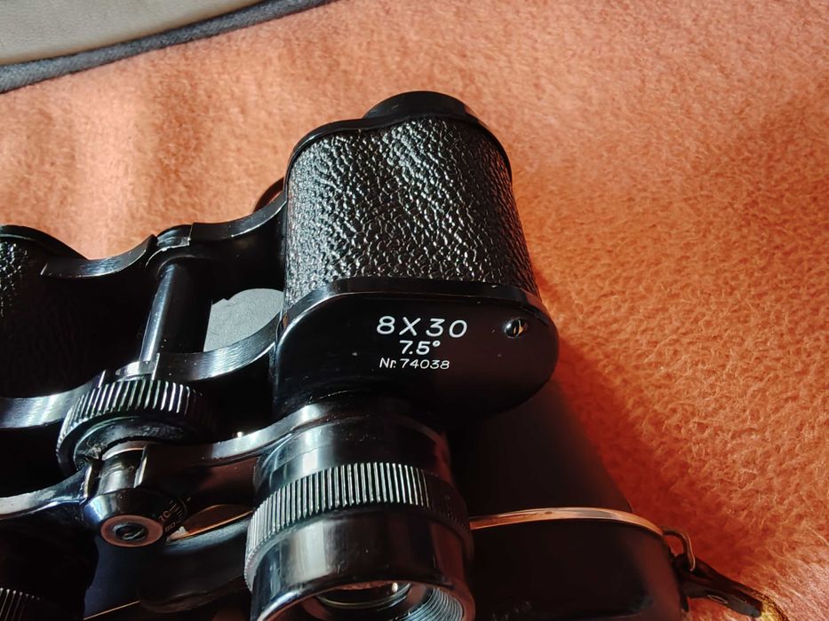 vand binoclu UNIVERSA KRISTALL 8x30 ( made in russia )