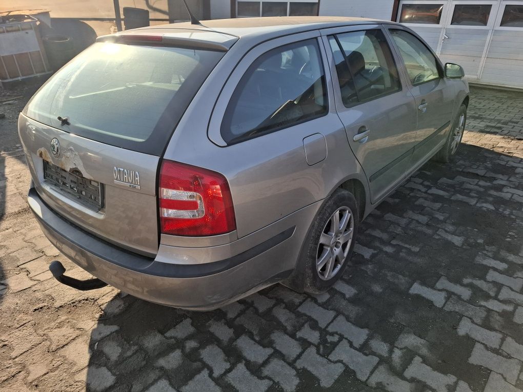 Piese/Dezmembrez Skoda Octavia Kombi 1.6FSi 85kw116cp BLF An 2007