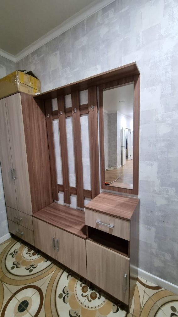 Продам шкаф в прихожую