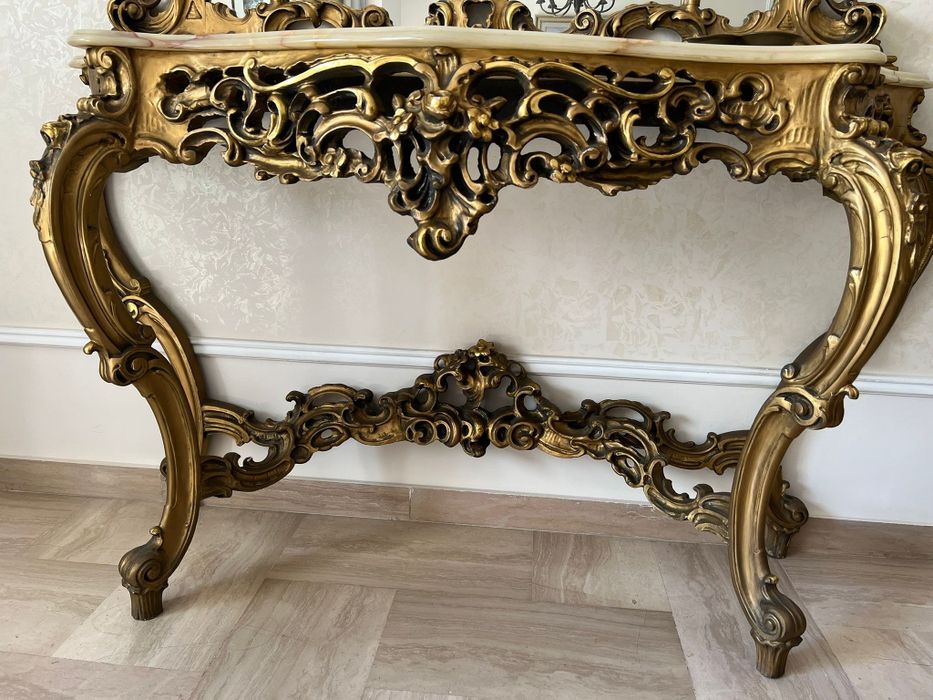 Голяма барокова конзола