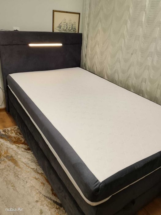 Тапицирано легло