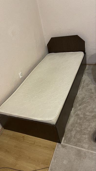 Pat 1 persoana cu saltea burete 90x200