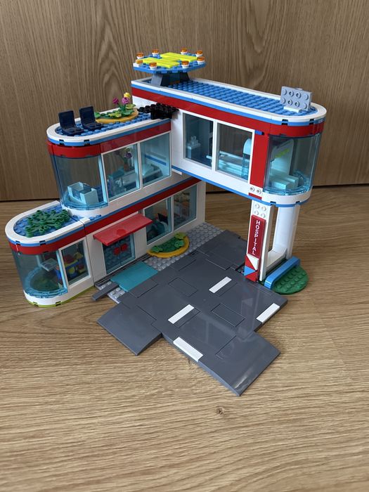 Lego spital de oameni