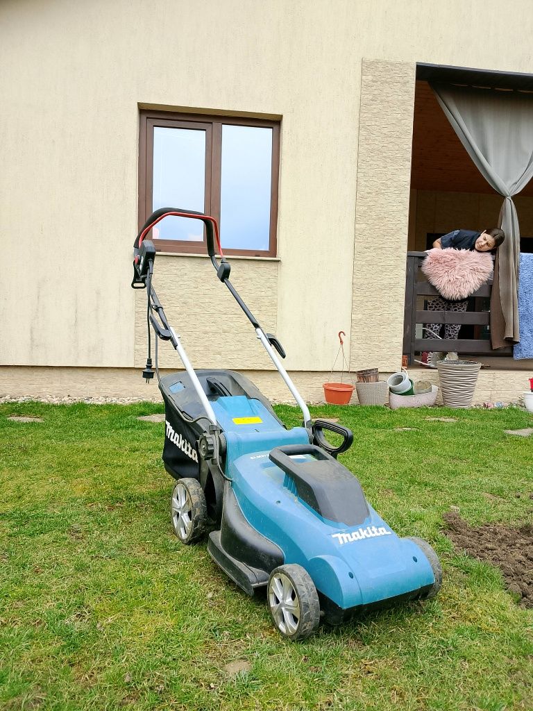 Vand masina de tuns iarba in GARANTIE