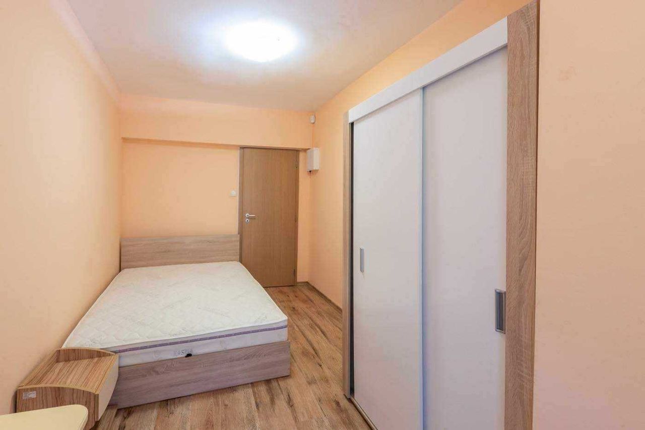 Дава се под наем Тристаен апартамент в Варна, Погреби - 75 кв.м за 510 € - Снимка #3