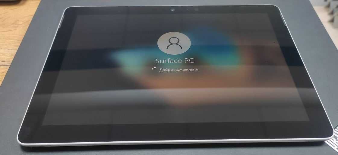 Планшет Microsoft Surface Go