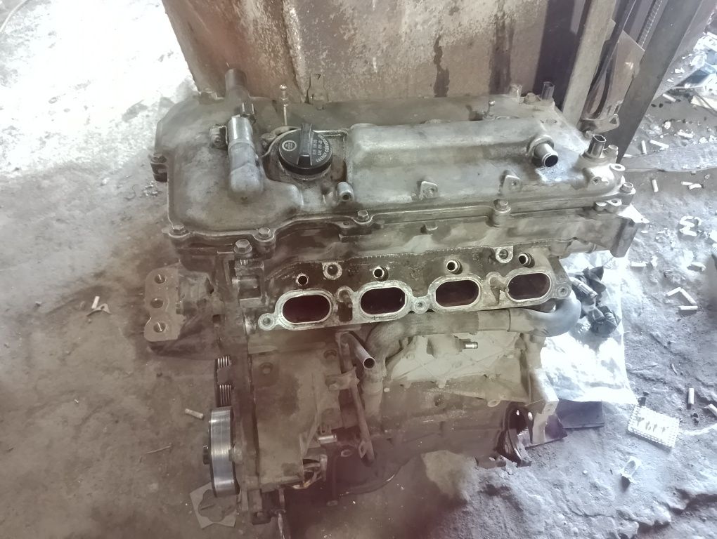 Двигатель 1.8 2zr